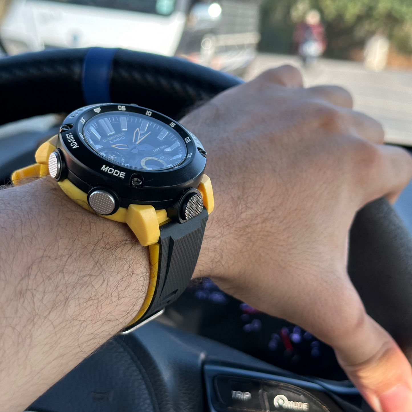 Montre sport pour homme en carbone