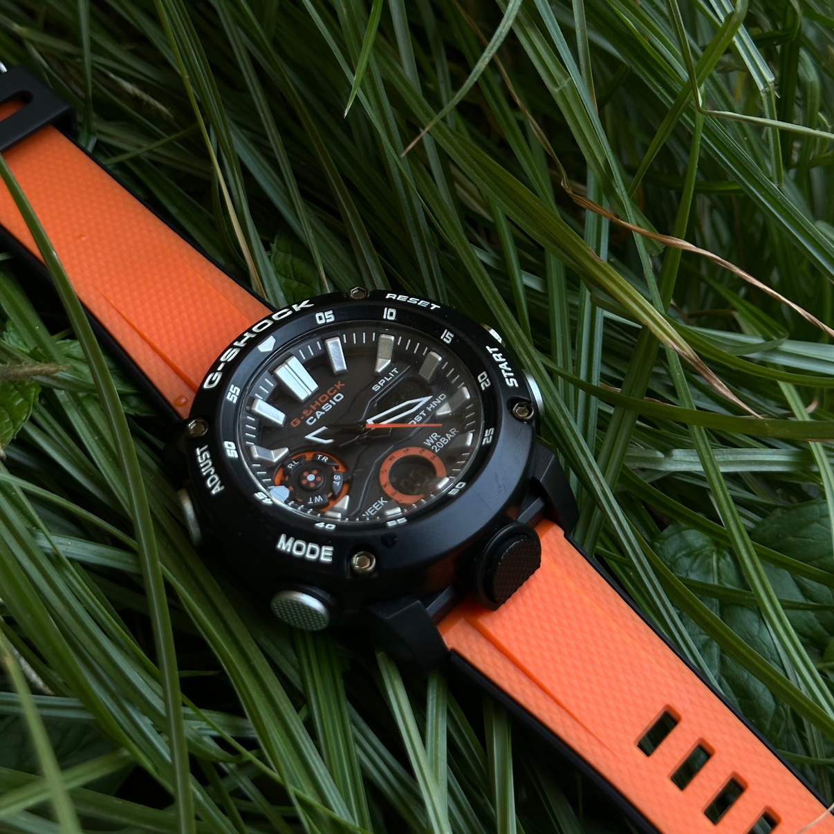 Montre sport pour homme en carbone